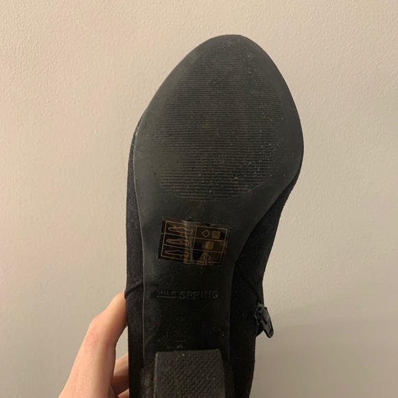 Knee high black boots - used - Picture 3 of 4